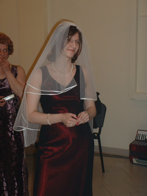 Juz mi wioza suknie z welonem...